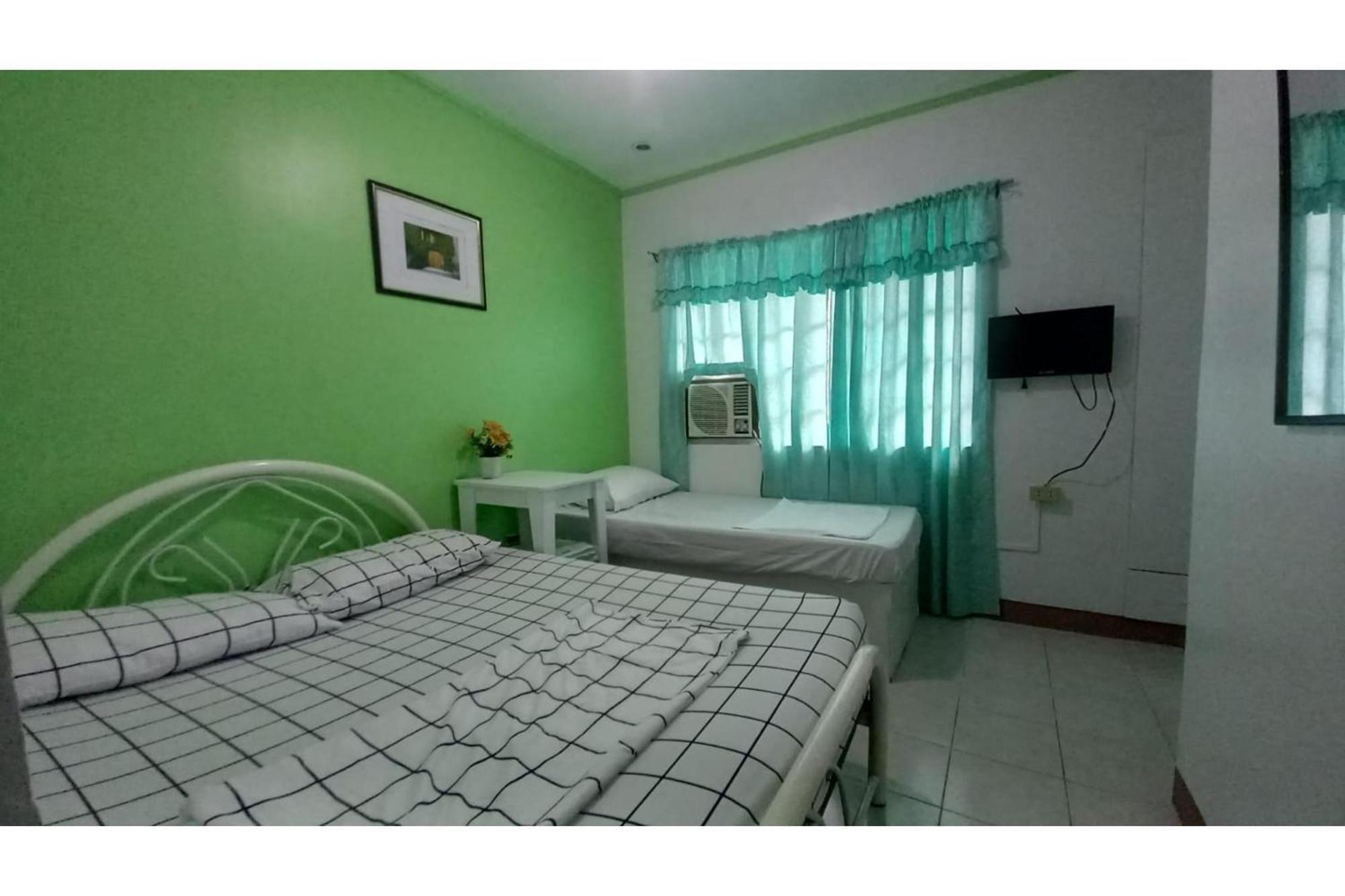 Oyo 1048 Jomckayl Apartelle นากา ภายนอก รูปภาพ