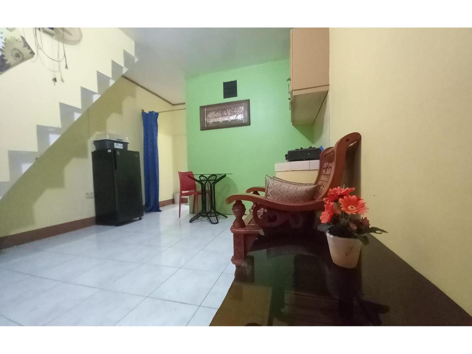 Oyo 1048 Jomckayl Apartelle นากา ภายนอก รูปภาพ
