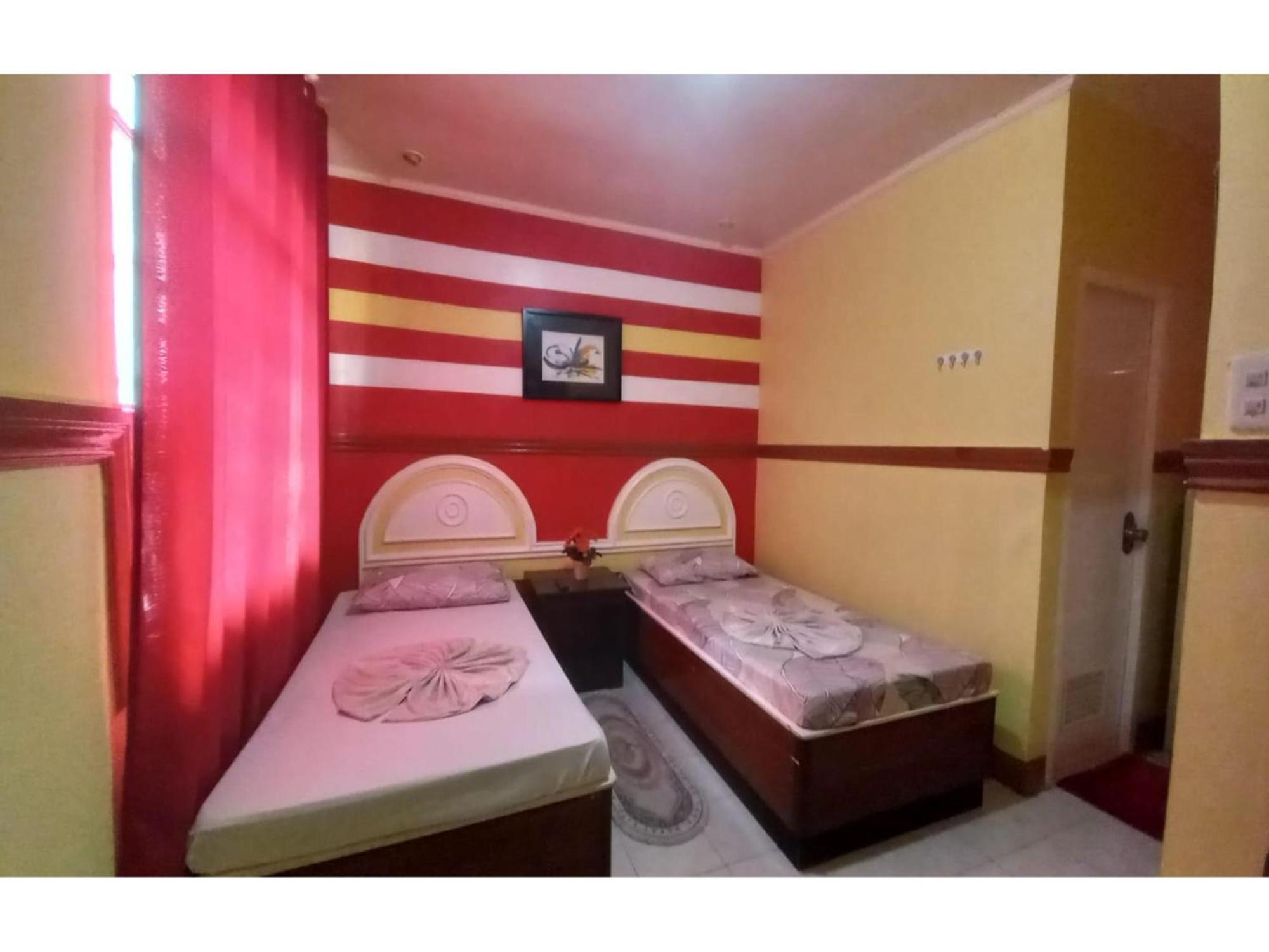 Oyo 1048 Jomckayl Apartelle นากา ภายนอก รูปภาพ
