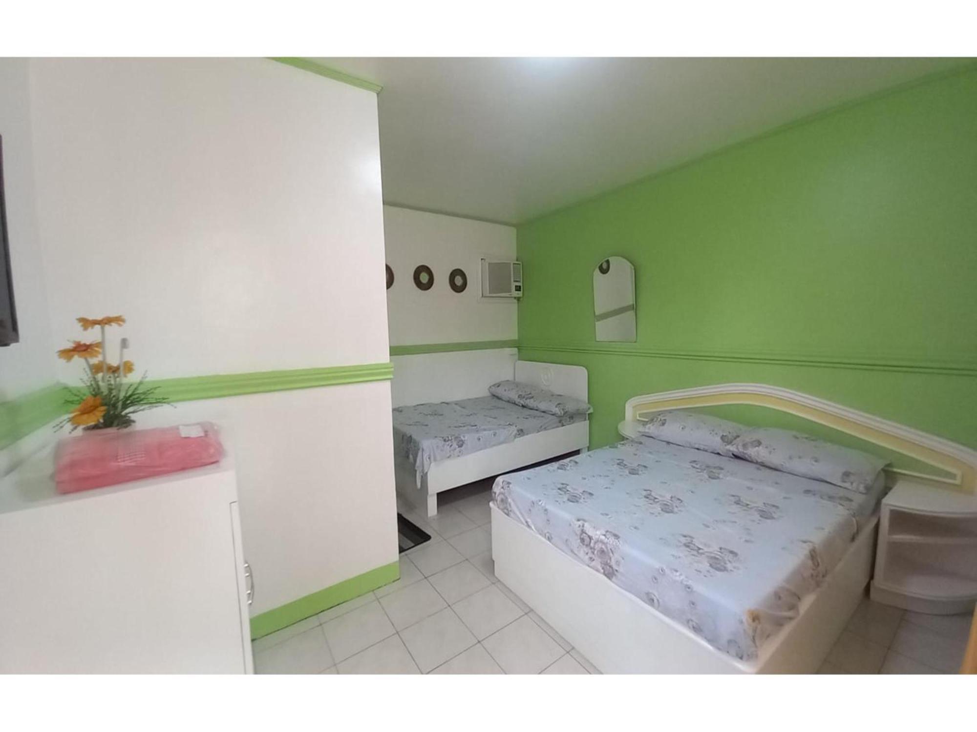 Oyo 1048 Jomckayl Apartelle นากา ภายนอก รูปภาพ