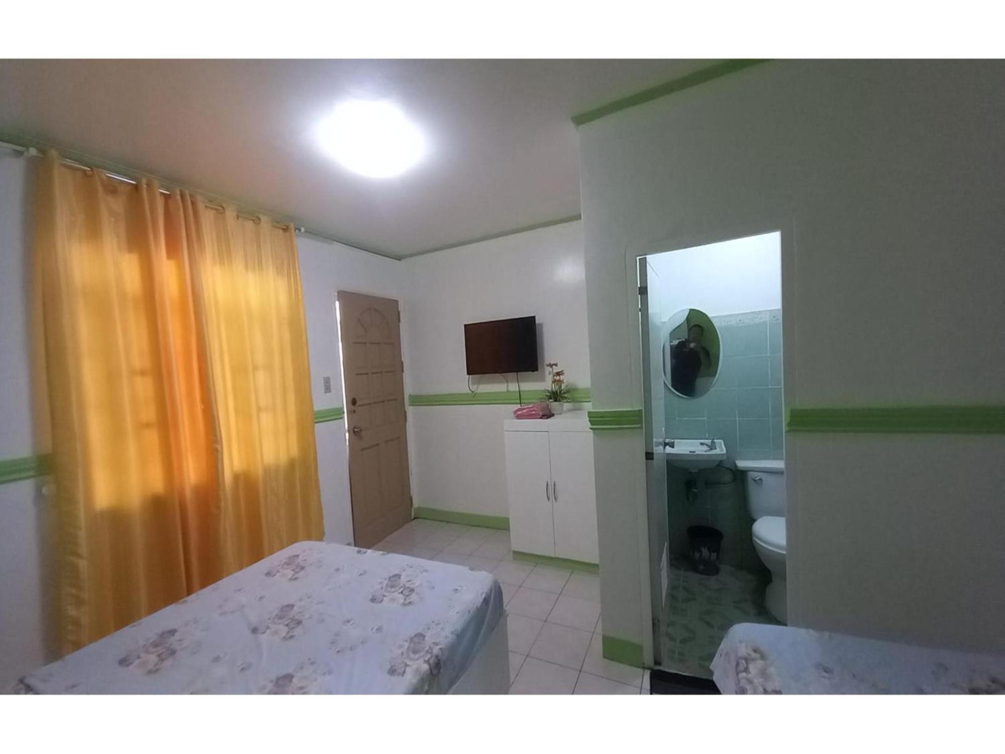 Oyo 1048 Jomckayl Apartelle นากา ภายนอก รูปภาพ