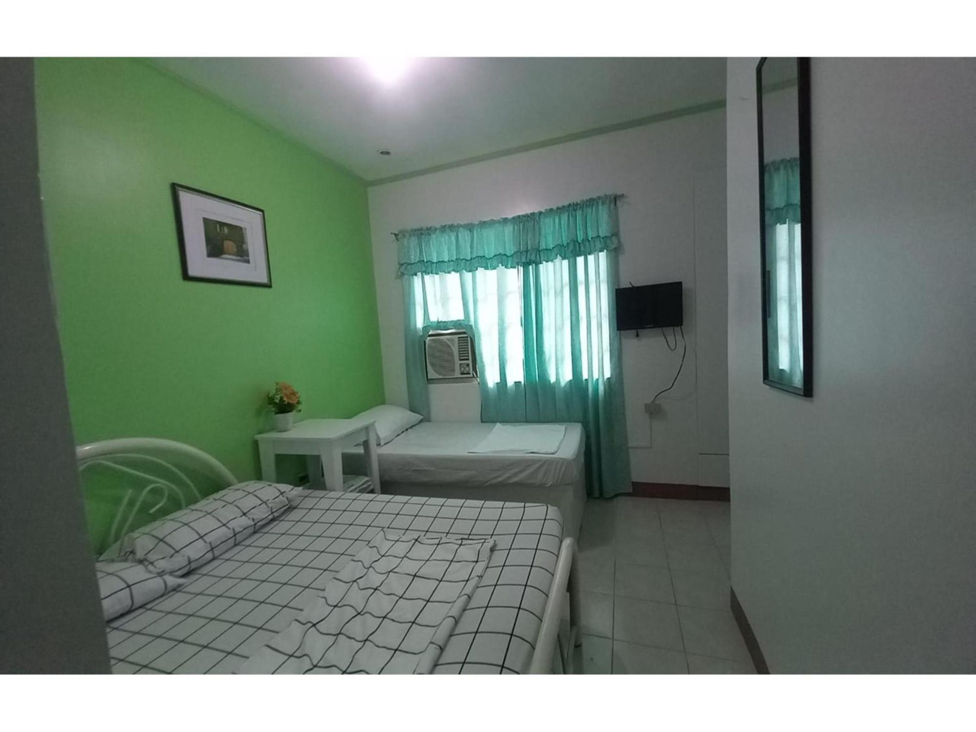 Oyo 1048 Jomckayl Apartelle นากา ภายนอก รูปภาพ