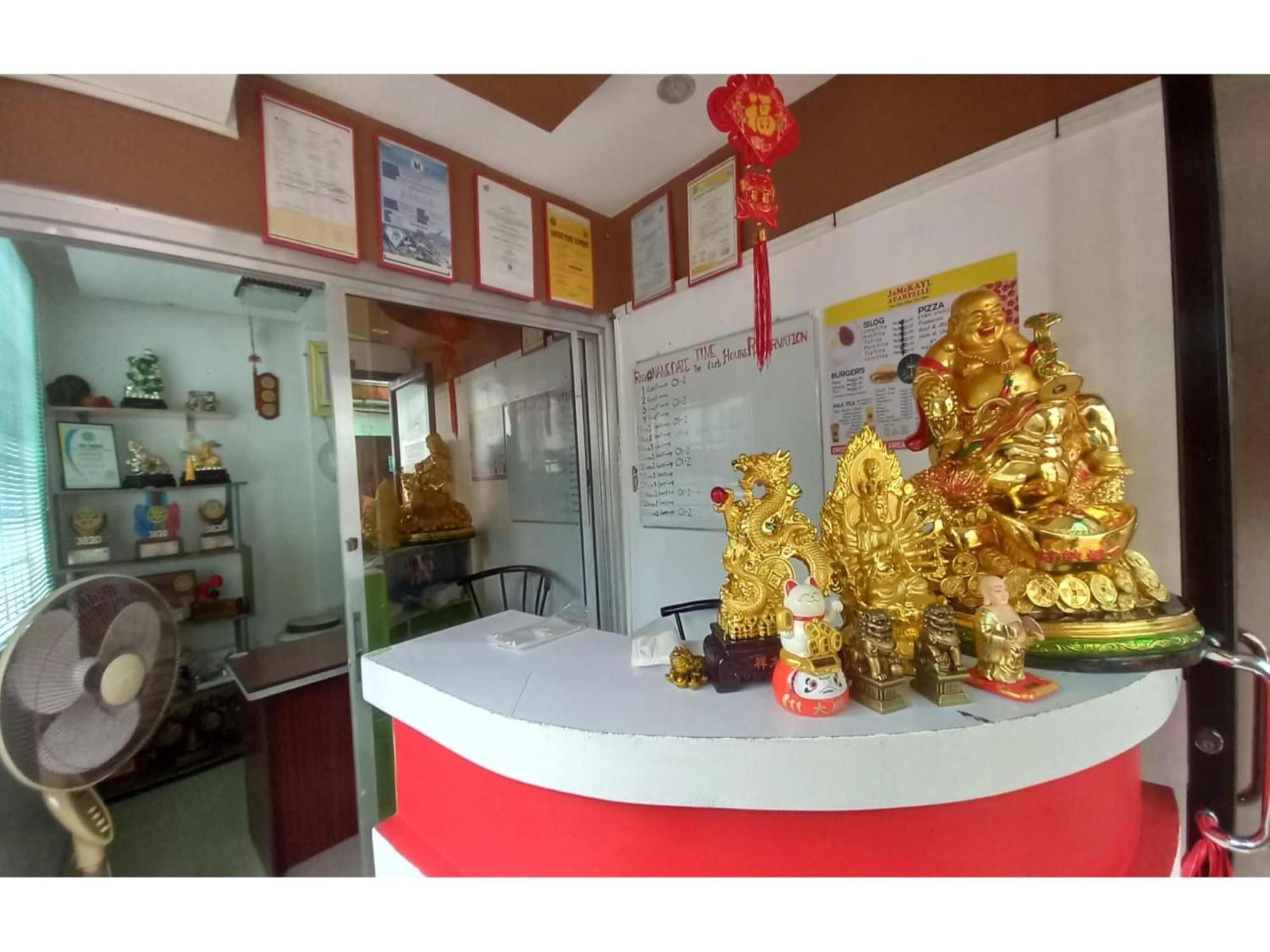 Oyo 1048 Jomckayl Apartelle นากา ภายนอก รูปภาพ